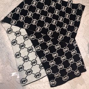 Michael kors scarf